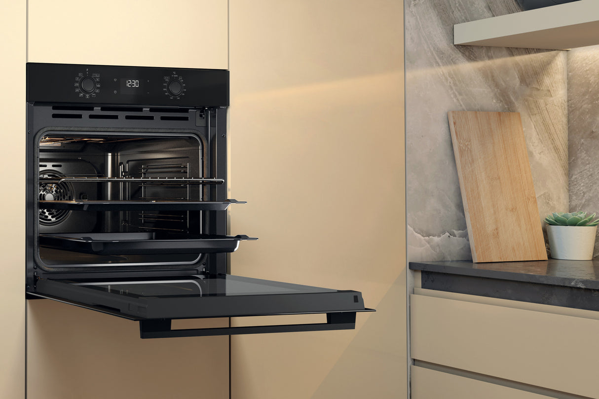 Whirlpool OMK58RU0B oven 71 l 3300 W A+ Zwart