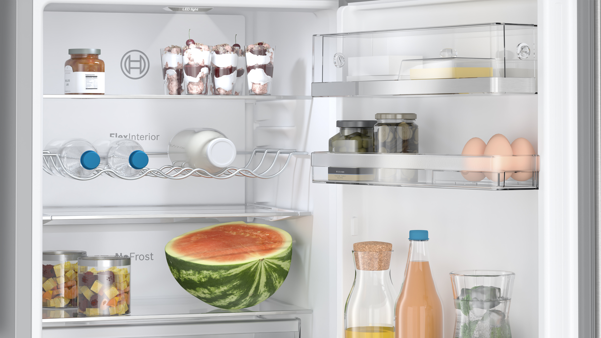 Bosch Serie 4 KGN36EICF koel-vriescombinatie Vrijstaand 321 l C Grijs