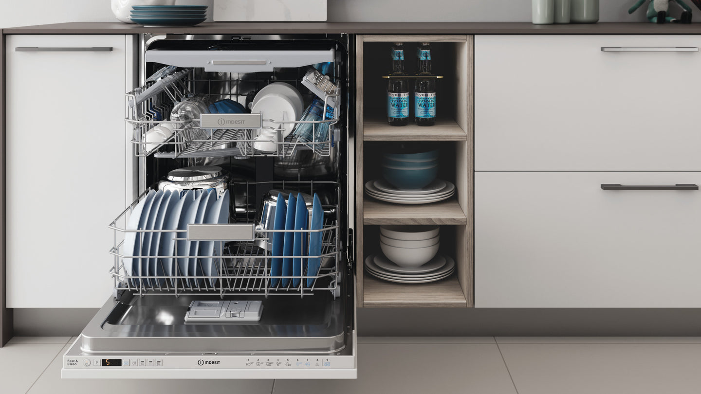 Indesit DIO3T131AFE vaatwasser Volledig ingebouwd 14 couverts D
