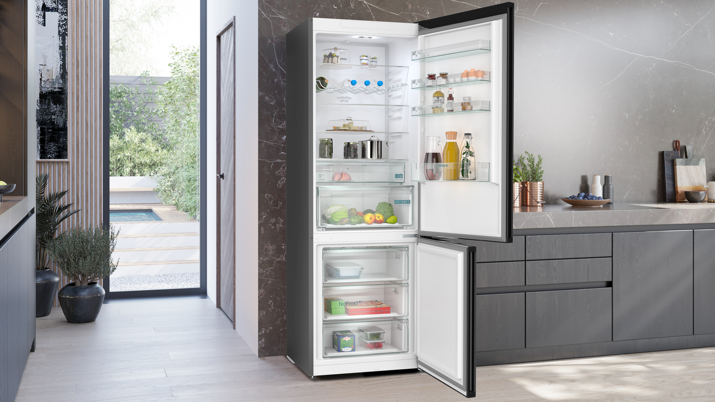 Siemens iQ300 KG49NXXDF koel-vriescombinatie Zwart